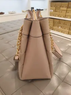 WhatsApp Image 2025-12-17 at 20.20.15 (4).jpeg